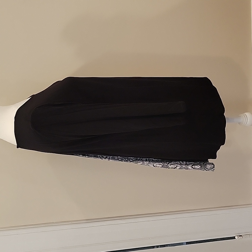 Kim & Cami Black 3/4 Sleeve Flowy Top - Picture 2 of 8